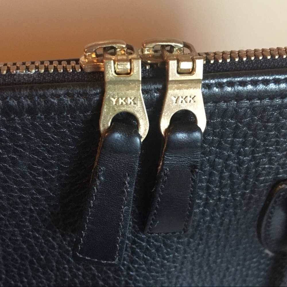AWL Dooney & Bourke Medium Dome Bag - Picture 5 of 11